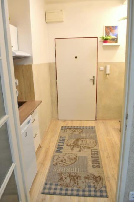 Apartment In Praag Buitenkant foto