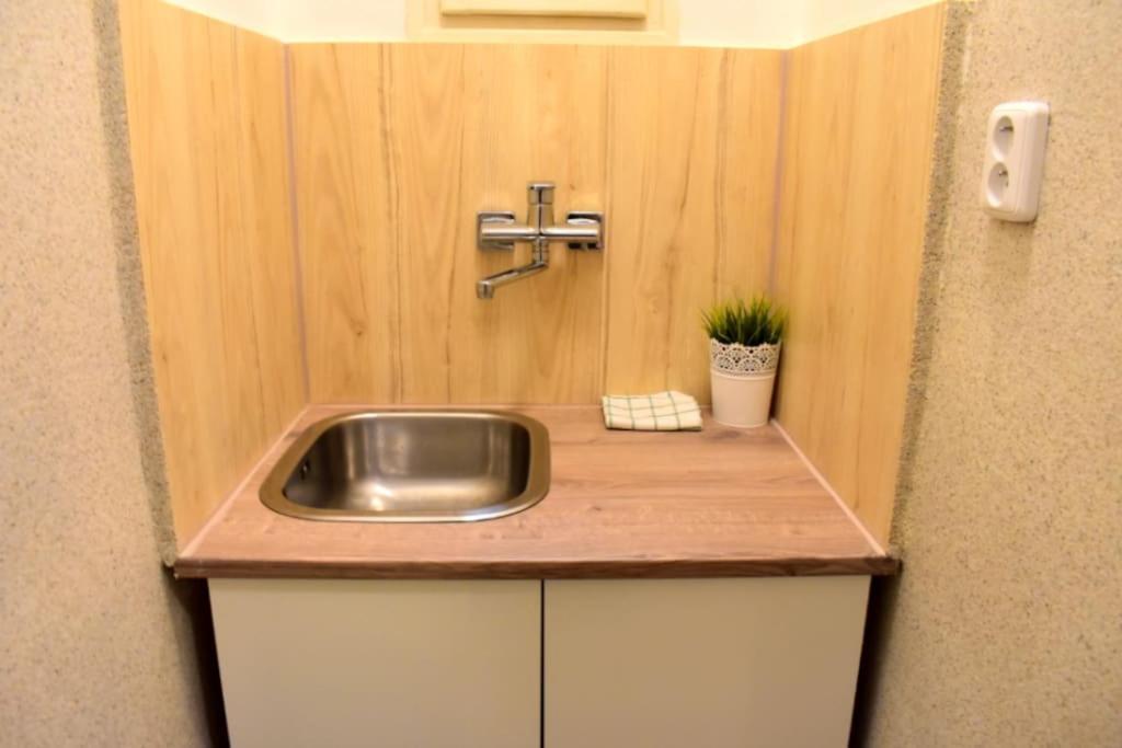Apartment In Praag Buitenkant foto